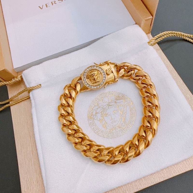 VERSACE